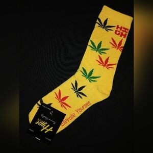 HUF Yellow Leaf Pattern Men's Socks NWT